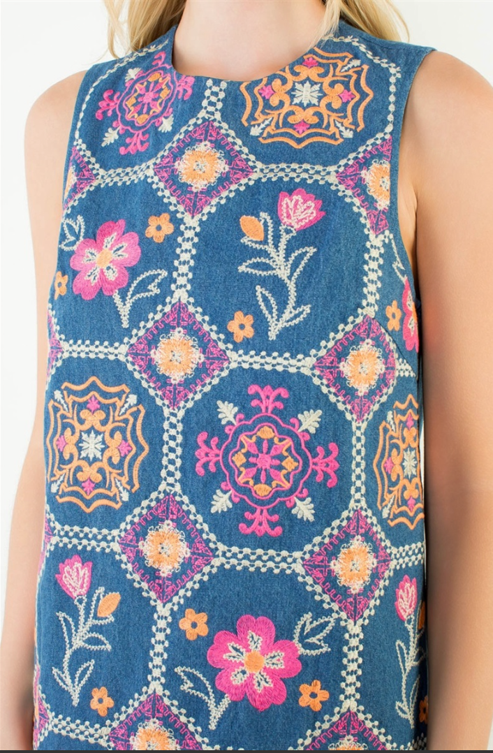 Sleeveless Embroidery Detail Dress