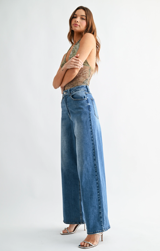 High Rise Loose Straight Jean