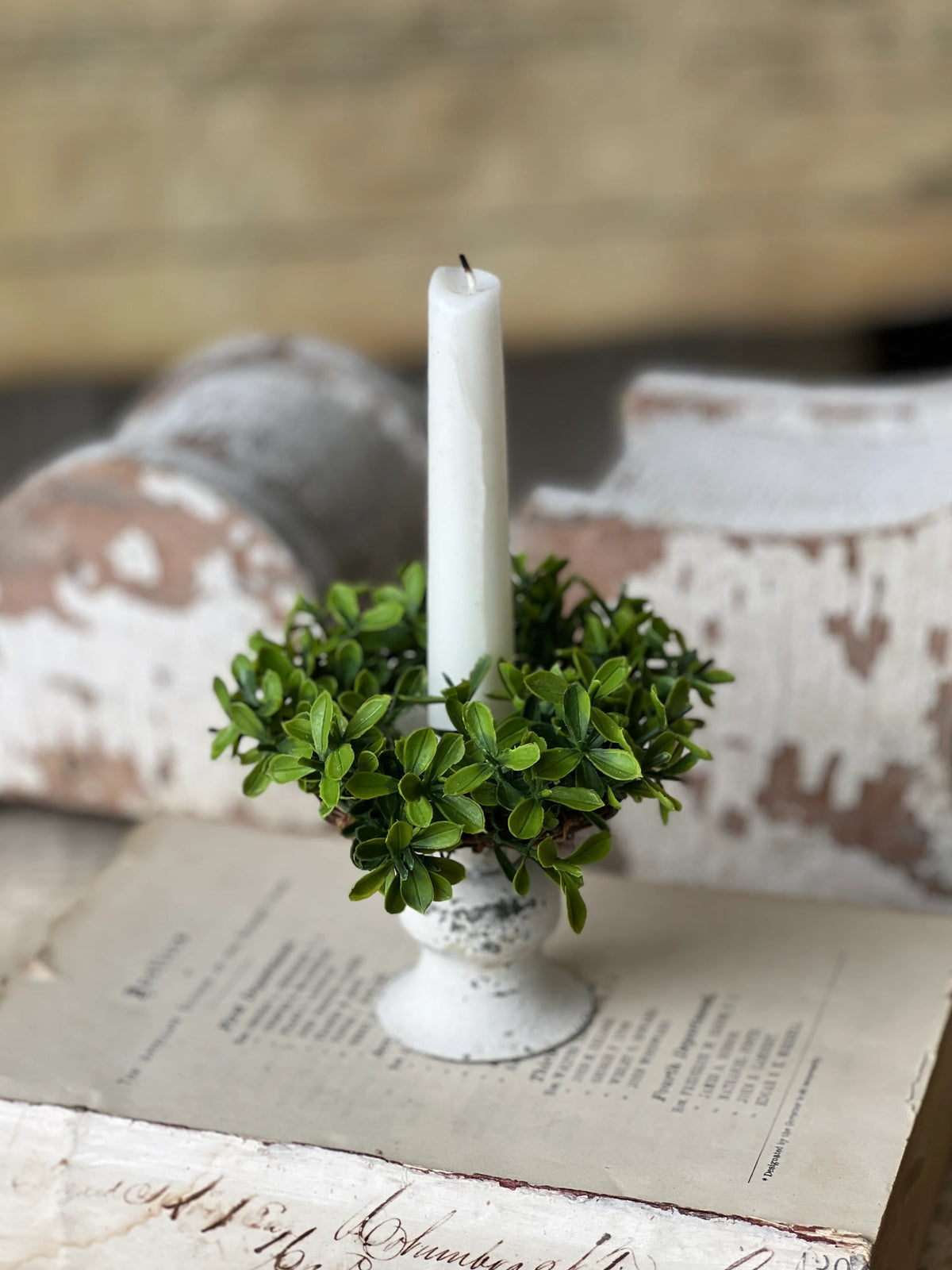 Lyric Boxwood Candle Ring